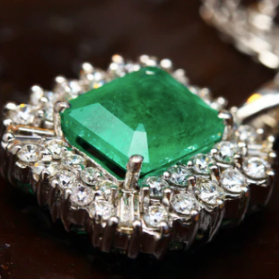 MAY BIRTHSTONE: EMERALD